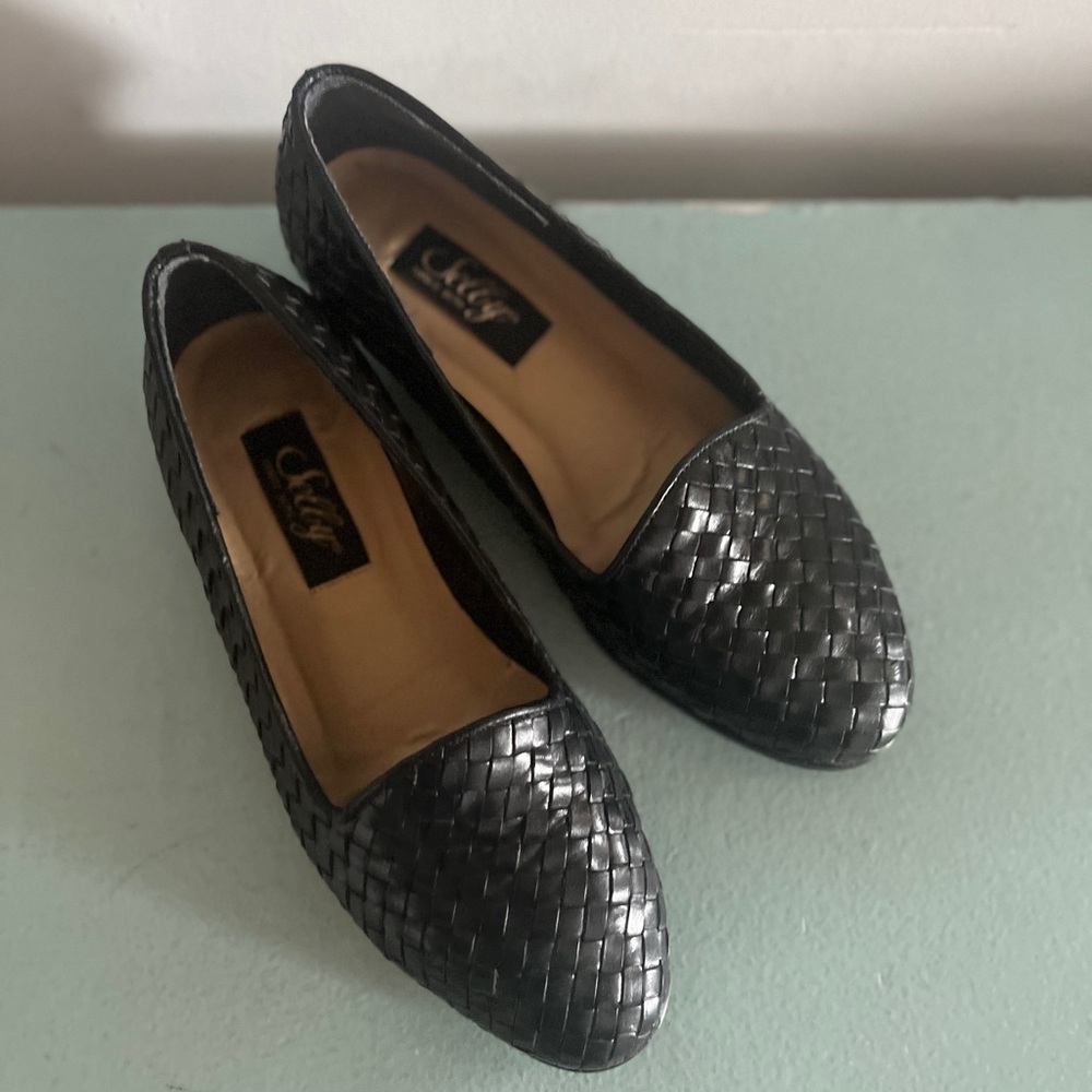 Vintage Black Woven Loafers like-new sz 6.5